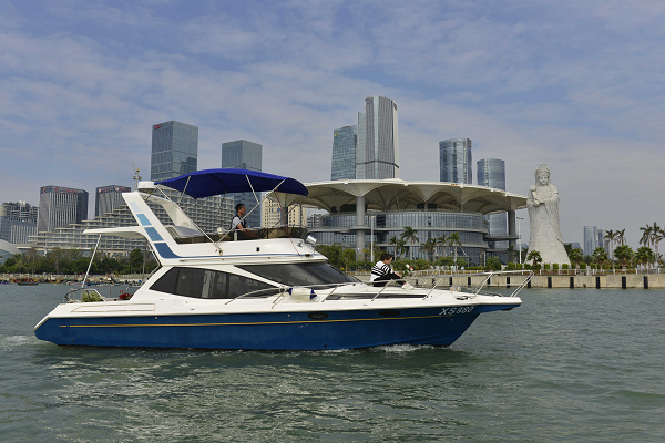 36英尺三层游艇