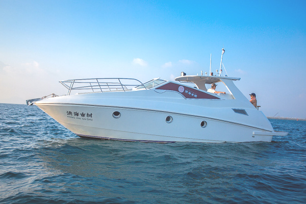33尺运动游艇