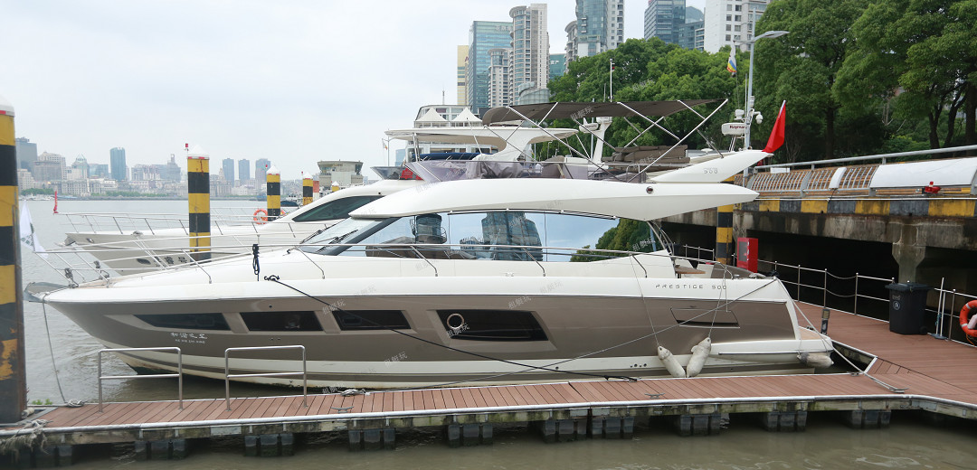 法國亞諾50英尺飛橋游艇 法國亞諾50英尺飛橋游艇