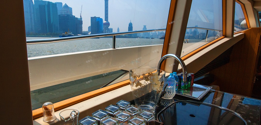 臺(tái)灣AVA 49豪華游艇 1 臺(tái)灣AVA 49豪華游艇 1