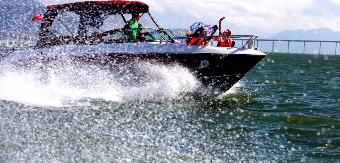 23英尺運動快艇 23英尺運動快艇