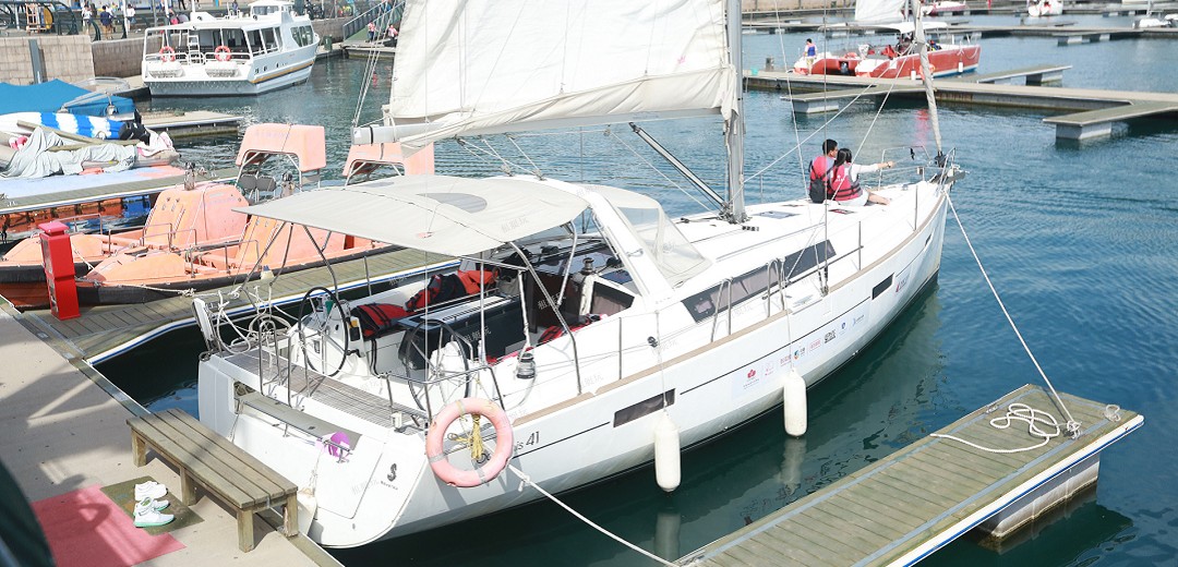 法國博納多Oceanis41單體帆船 法國博納多Oceanis41單體帆船