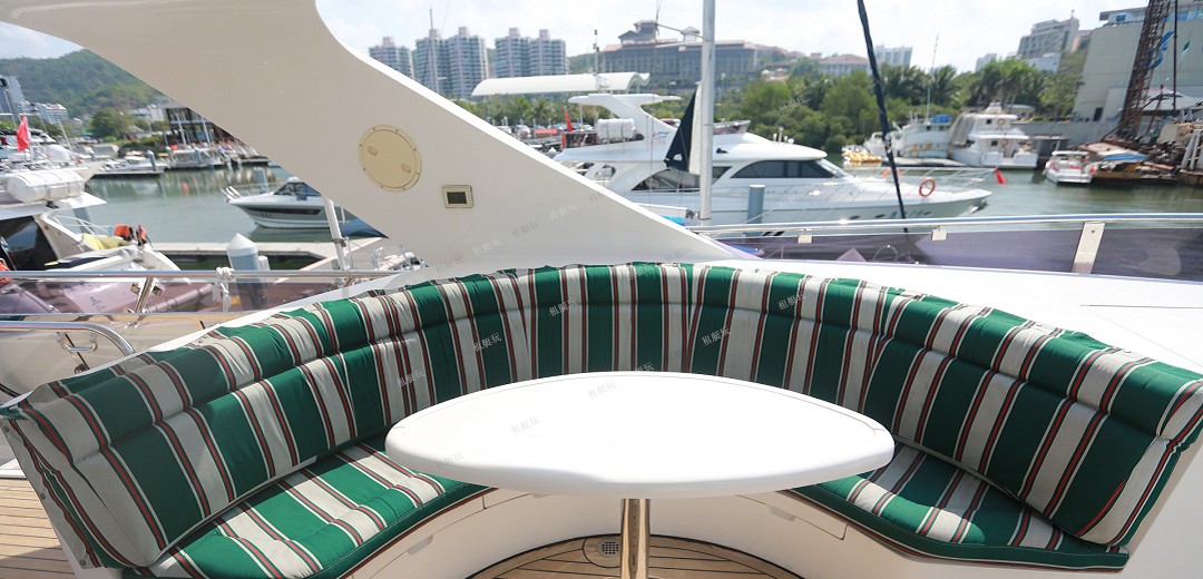 68英尺豪華游艇
