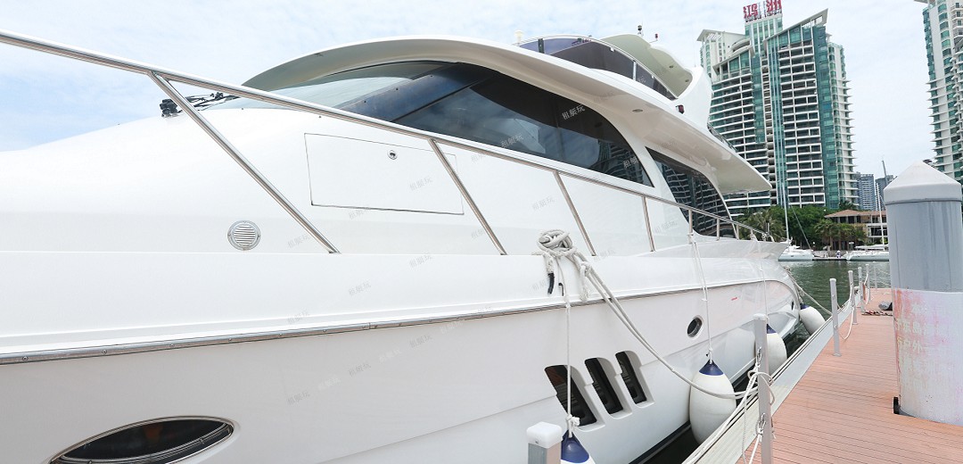 72英尺三層游艇