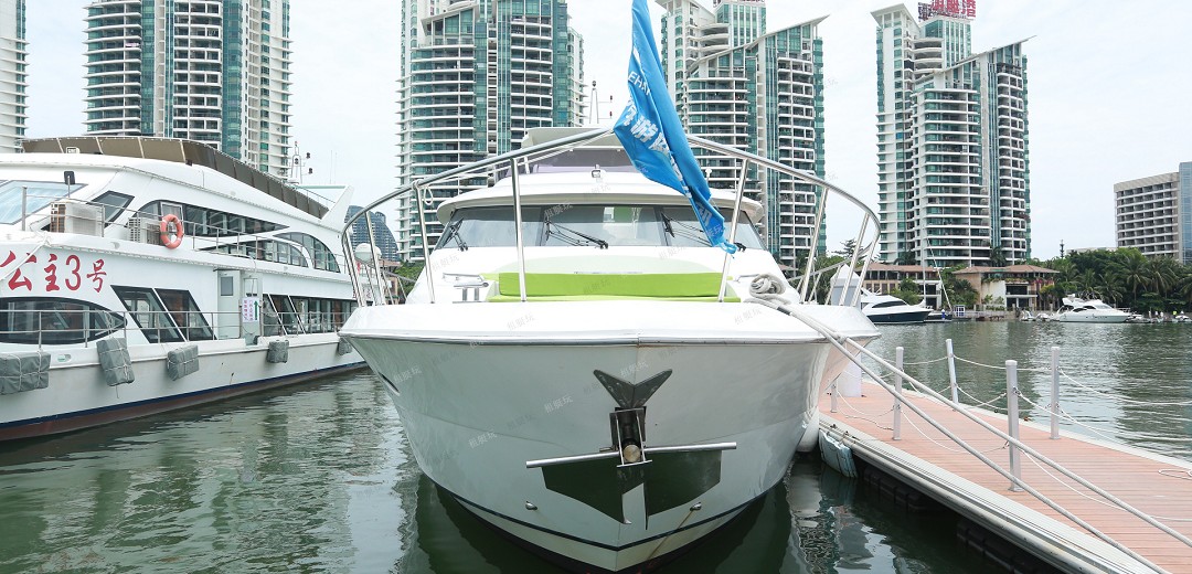 72英尺三層游艇