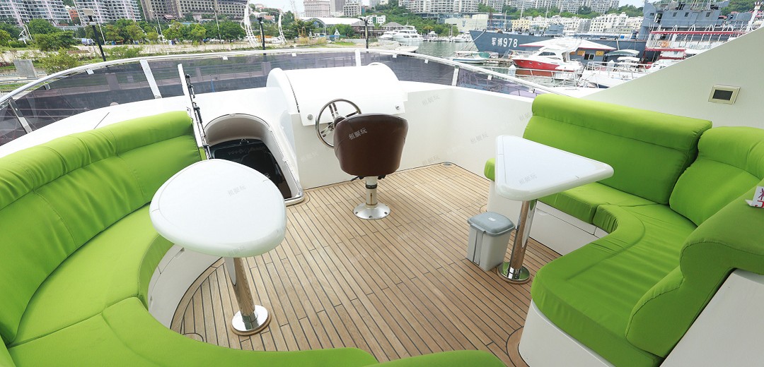 72英尺三層游艇