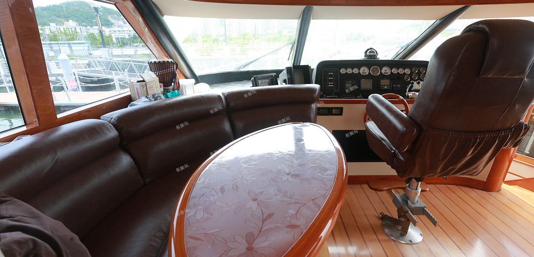 72英尺三層游艇